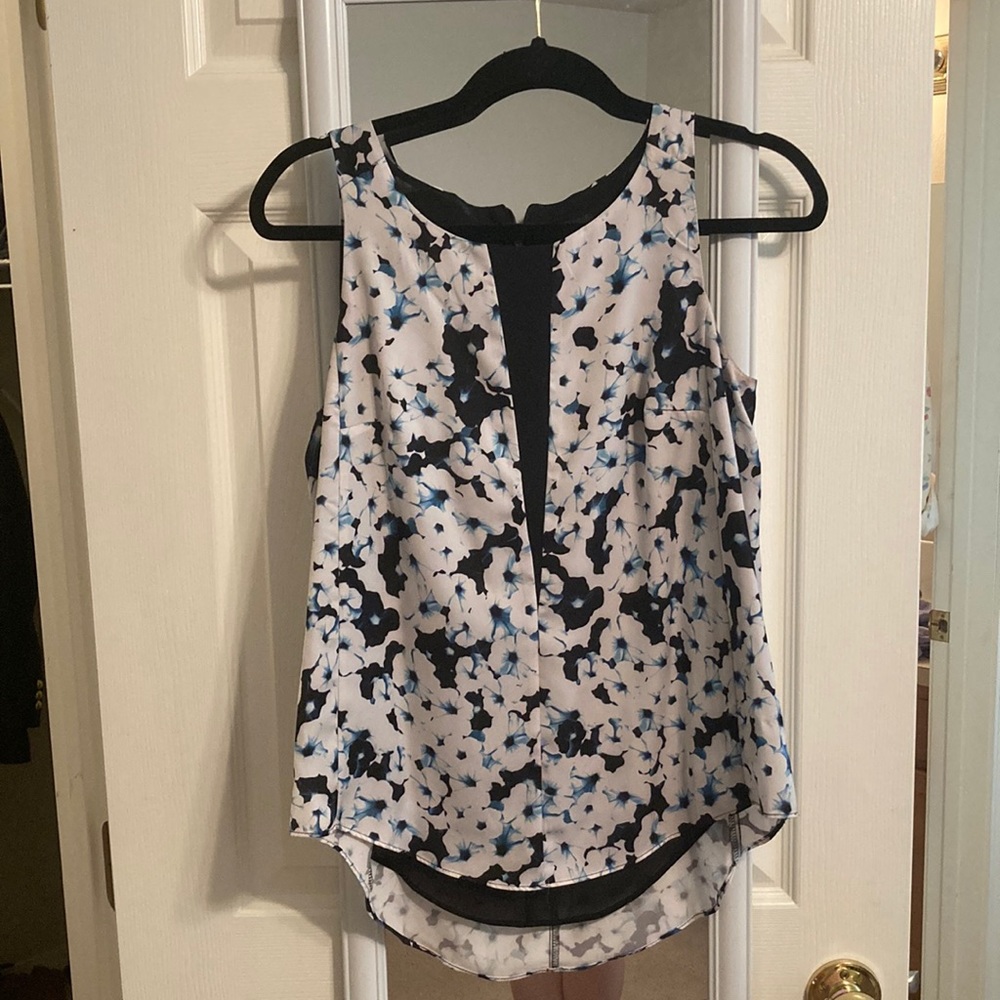 apt. 9 floral sleeveless blouse